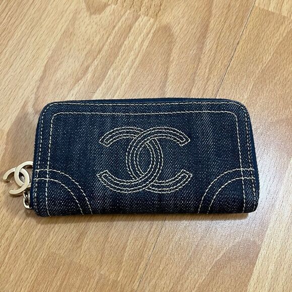 CHANEL Handbags - Chanel Lux Drop Denim Wallet